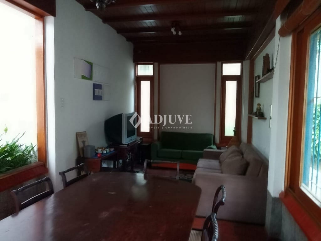 Casa à venda com 5 quartos, 200m² - Foto 21