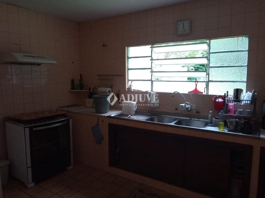 Casa à venda com 5 quartos, 200m² - Foto 34