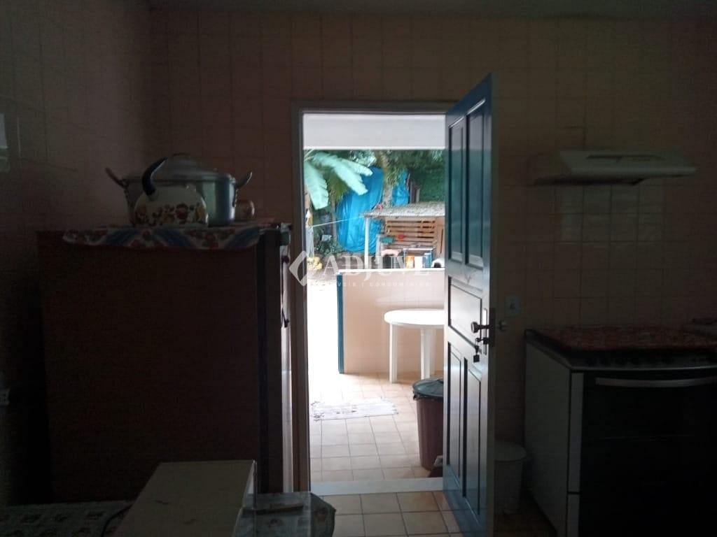 Casa à venda com 5 quartos, 200m² - Foto 33