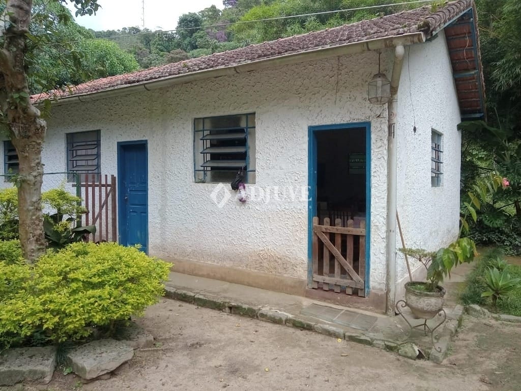 Casa à venda com 5 quartos, 200m² - Foto 5