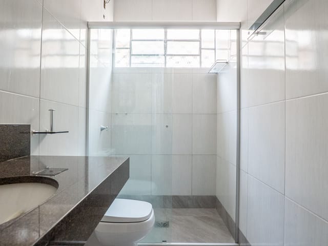 Casa com Quintal e 2 Quartos em Excelente Localização disponivél para Locação no Setor Campinas em Goiânia - Foto