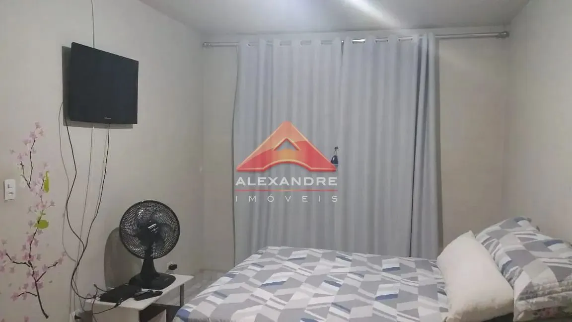 Casa, 4 quartos, 180 m² - Foto 2