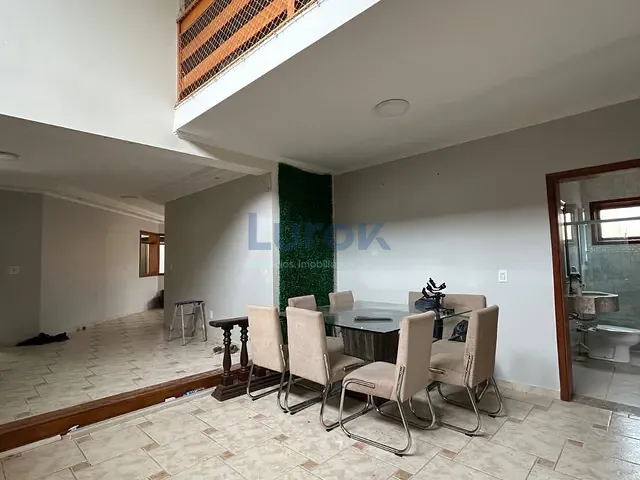 Casa com 550m² 4 quartos e 5 banheiros, à venda, no bairro Bosque em Vinhedo