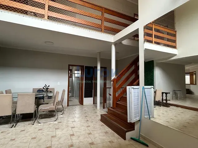 Casa com 550m² 4 quartos e 5 banheiros, à venda, no bairro Bosque em Vinhedo