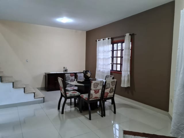 Casa com 290m² 3 quartos e 3 banheiros, à venda, no bairro Vila Suiça em Pindamonhangaba