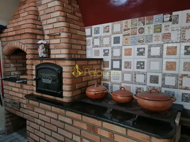 Casa com 290m² 3 quartos e 3 banheiros, à venda, no bairro Vila Suiça em Pindamonhangaba