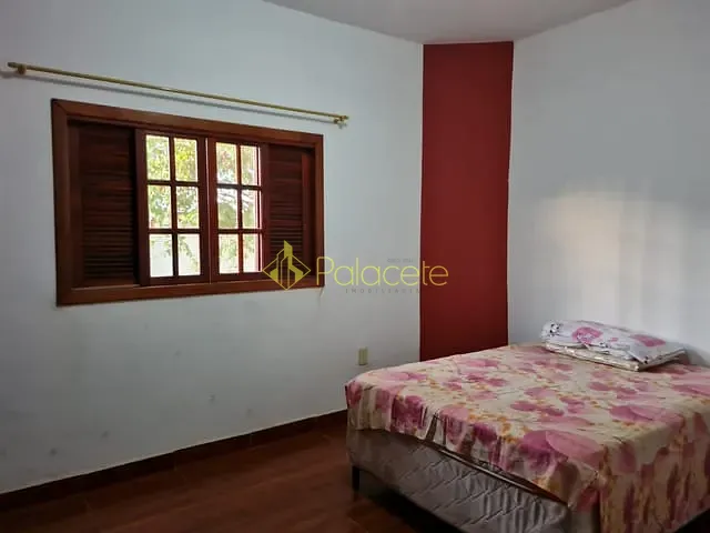 Casa com 290m² 3 quartos e 3 banheiros, à venda, no bairro Vila Suiça em Pindamonhangaba