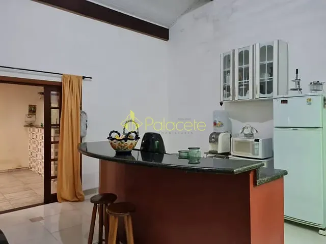 Casa com 290m² 3 quartos e 3 banheiros, à venda, no bairro Vila Suiça em Pindamonhangaba