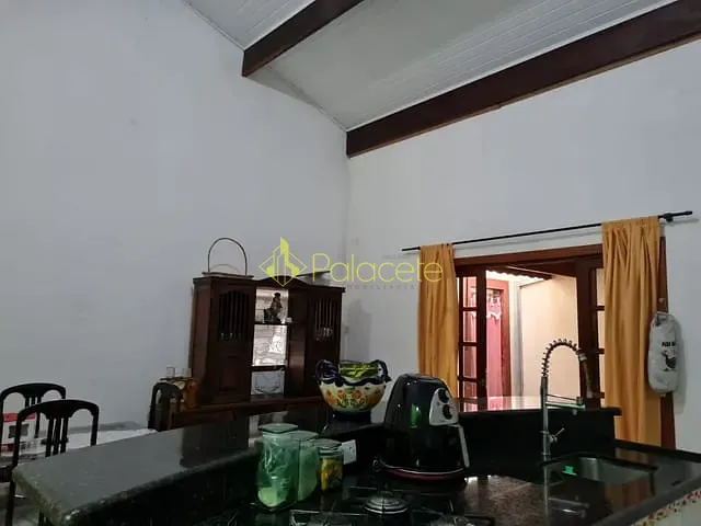 Casa com 290m² 3 quartos e 3 banheiros, à venda, no bairro Vila Suiça em Pindamonhangaba