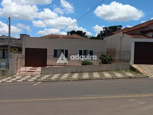 Casa com 625m² 3 quartos e 2 banheiros, à venda, no bairro Uvaranas em Ponta Grossa