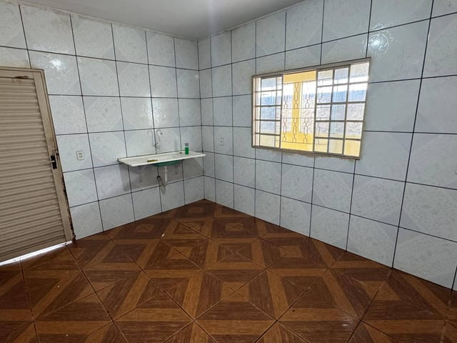 Casa com quintal amplo na Vila Oliveira – Espaço e localização prática para o dia a di - Foto