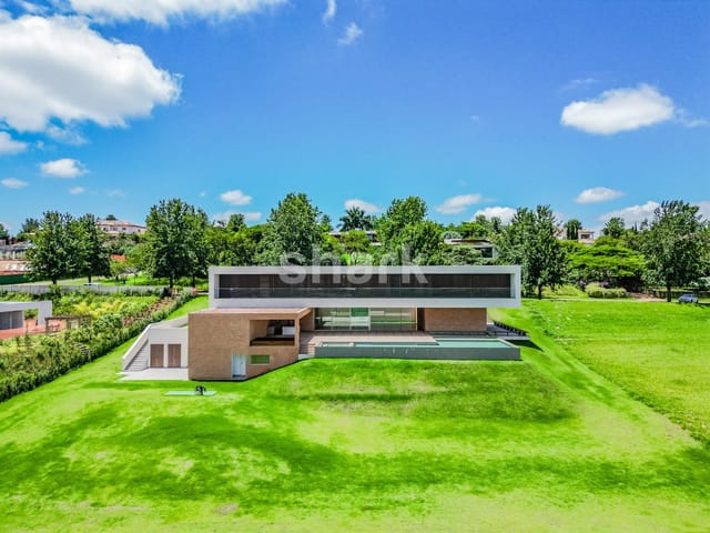 Casa com 3180m² 6 quartos e 8 banheiros, à venda ou para alugar, no bairro Condomínio Quinta da Baroneza II em Bragança Paulista