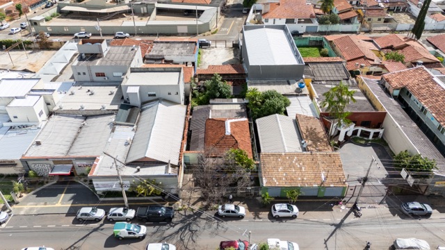 Lote Comercial com Construção em localização estratégica na Avenida Castelo Branco no Setor Coimbra em Goiânia  - Foto