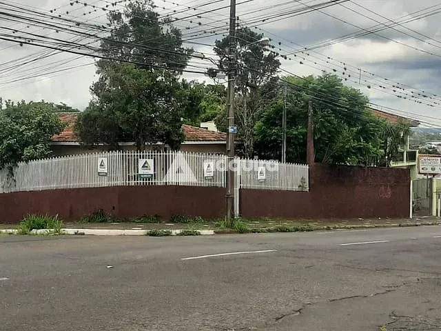Casa com 616m² 3 quartos e 3 banheiros, à venda, no bairro Olarias em Ponta Grossa