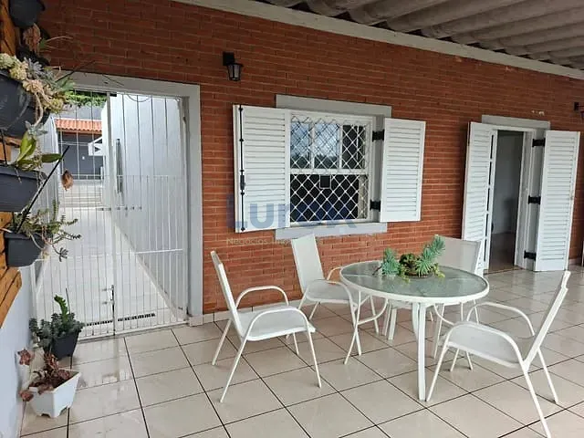 Casa com 250m² 3 quartos e 3 banheiros, à venda, no bairro Cidade Jardim em Itatiba