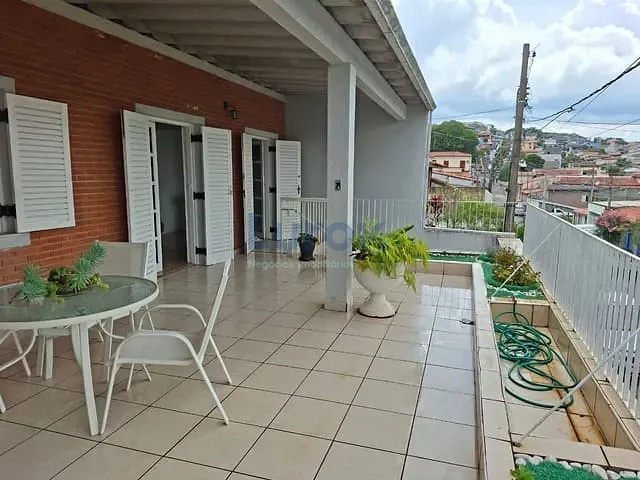 Casa com 250m² 3 quartos e 3 banheiros, à venda, no bairro Cidade Jardim em Itatiba