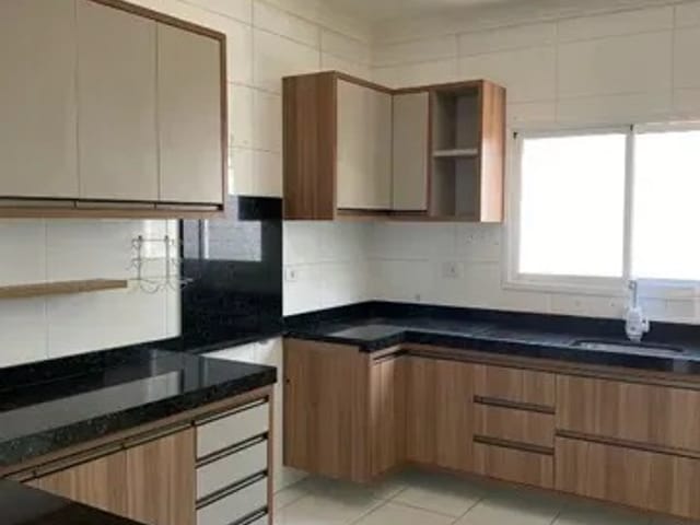 Casa 3 quartos e 3 banheiros, à venda, no bairro Vila Areao em Taubaté