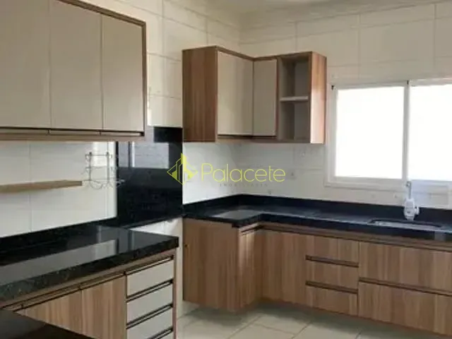 Casa 3 quartos e 3 banheiros, à venda, no bairro Vila Areao em Taubaté