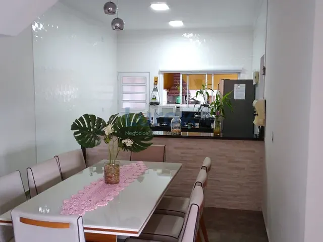 Sobrado com 250m² 4 quartos e 6 banheiros, à venda, no bairro Jardim Ana em Morungaba