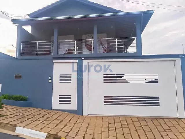 Sobrado com 250m² 4 quartos e 6 banheiros, à venda, no bairro Jardim Ana em Morungaba