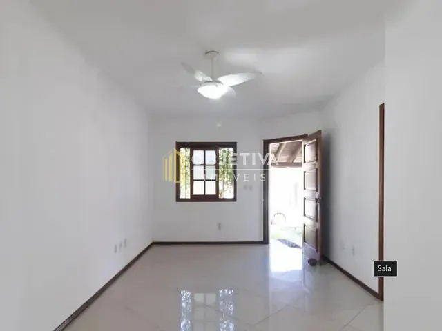Casa 3 quartos e 1 banheiro, à venda, no bairro Hípica em Porto Alegre