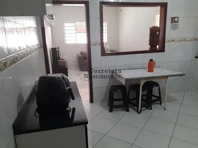 Casa com 200m² 2 quartos e 1 banheiro, à venda, no bairro Jardim Santa Marina em Jacareí