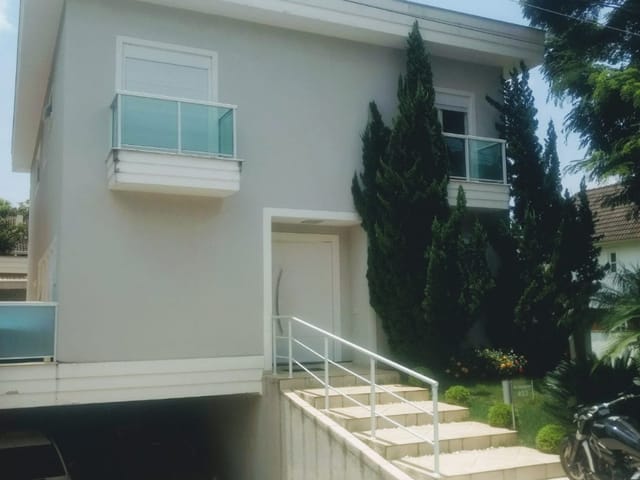 Casa com 360m² 4 quartos e 6 banheiros, à venda, no bairro Alphaville em Santana de Parnaíba