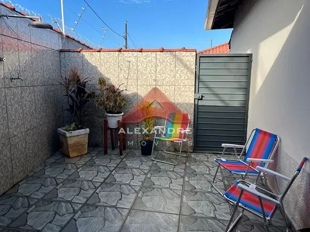 Casa com 128m² 2 quartos e 1 banheiro, à venda, no bairro Jardim Casa Branca em Caraguatatuba