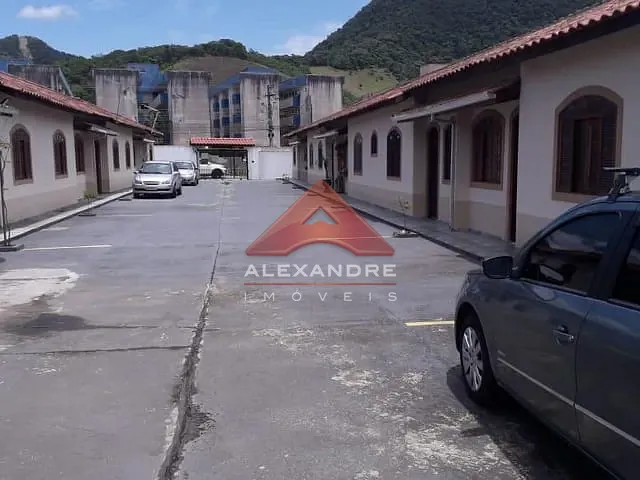 Casa com 128m² 2 quartos e 1 banheiro, à venda, no bairro Jardim Casa Branca em Caraguatatuba