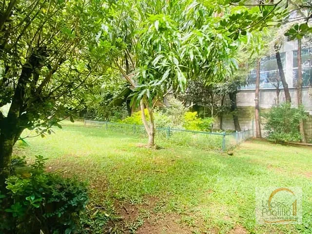 Casa com 1300m² 3 quartos e 2 banheiros, à venda, no bairro Vila Esperia Ou Giglio em Atibaia