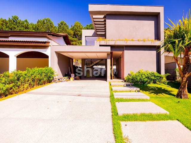 Casa com 330m² 4 quartos e 6 banheiros, à venda ou para alugar, no bairro Alphaville em Santana de Parnaíba