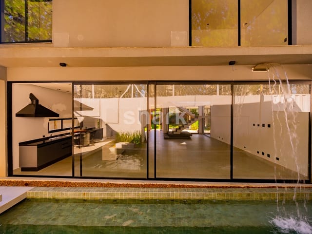 Casa com 330m² 4 quartos e 6 banheiros, à venda ou para alugar, no bairro Alphaville em Santana de Parnaíba