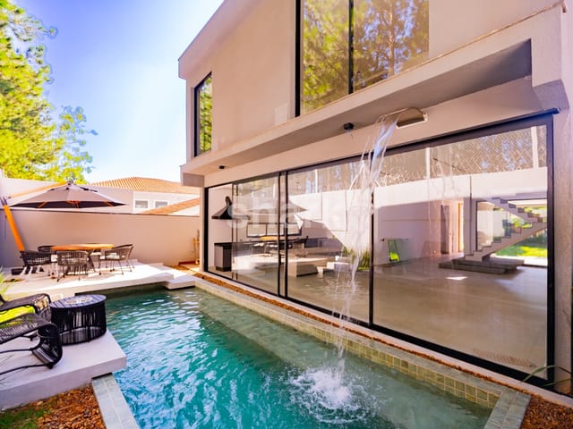 Casa com 330m² 4 quartos e 6 banheiros, à venda ou para alugar, no bairro Alphaville em Santana de Parnaíba
