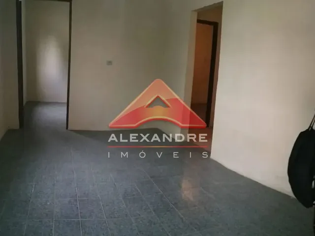 Casa com 300m² 2 quartos e 1 banheiro, à venda, no bairro Vila Guarani em São José Dos Campos