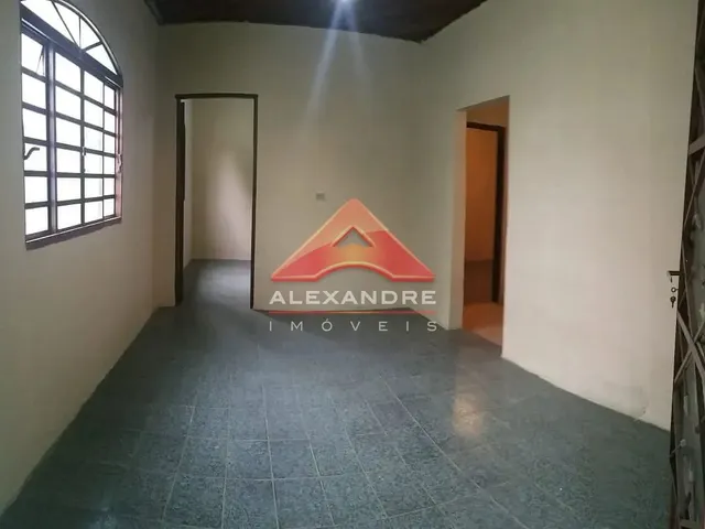 Casa com 300m² 2 quartos e 1 banheiro, à venda, no bairro Vila Guarani em São José Dos Campos