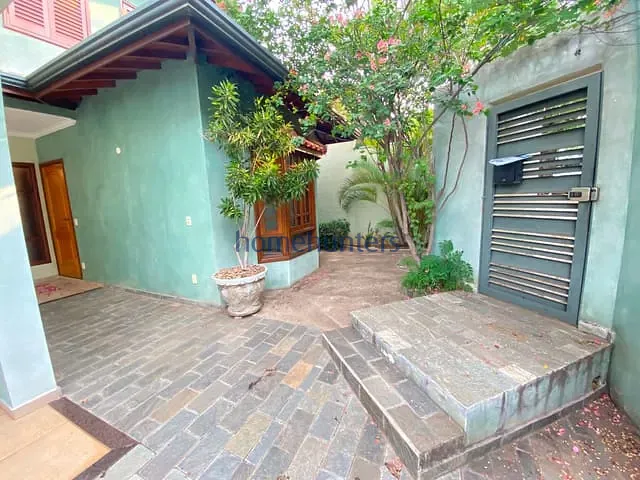 Casa com 400m² 3 quartos e 4 banheiros, à venda, no bairro Parque São Quirino em Campinas