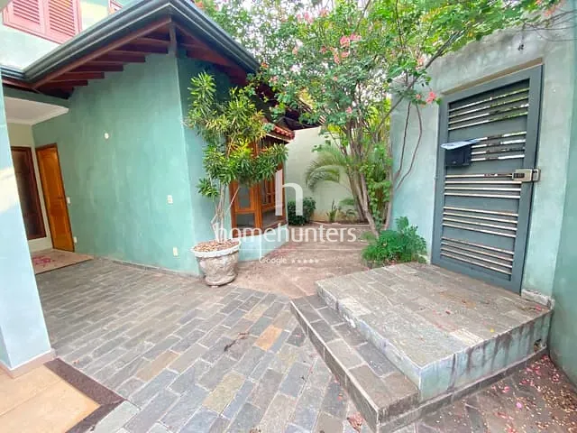 Casa com 400m² 3 quartos e 4 banheiros, à venda ou para alugar, no bairro Parque São Quirino em Campinas