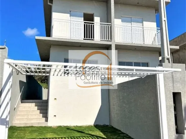 Casa com 125m² 2 quartos e 2 banheiros, à venda, no bairro Vila Santa Helena em Atibaia