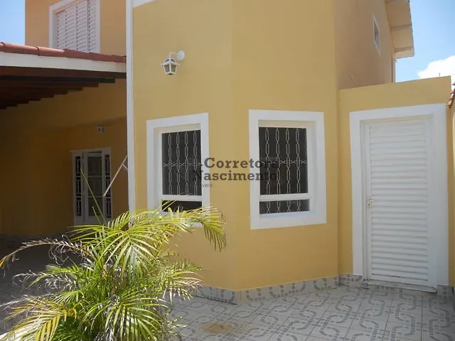 Casa com 300m² 3 quartos e 2 banheiros, à venda, no bairro Santa Cruz dos Lazaros em Jacareí