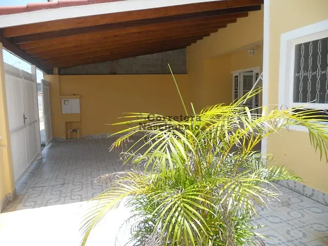 Casa com 300m² 3 quartos e 2 banheiros, à venda, no bairro Santa Cruz dos Lazaros em Jacareí