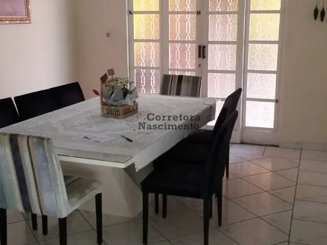 Casa com 300m² 3 quartos e 2 banheiros, à venda, no bairro Santa Cruz dos Lazaros em Jacareí