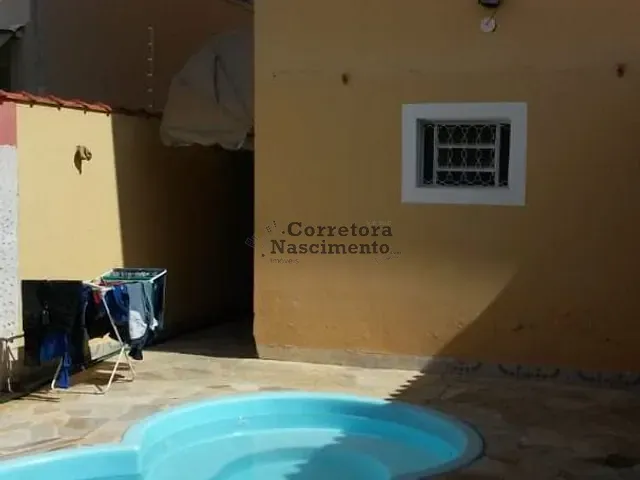 Casa com 300m² 3 quartos e 2 banheiros, à venda, no bairro Santa Cruz dos Lazaros em Jacareí