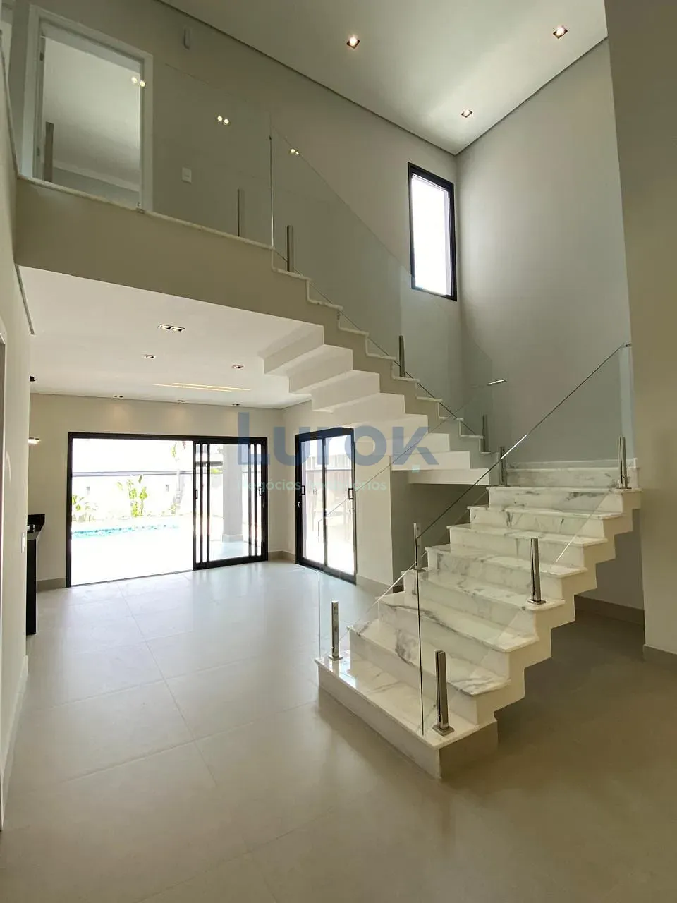 Casa, 3 quartos, 226 m² - Foto 2