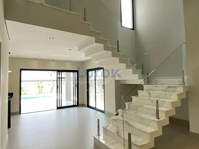 Casa com 308m² 3 quartos e 4 banheiros, à venda, no bairro Jardim São Marcos em Valinhos
