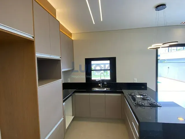 Casa com 308m² 3 quartos e 4 banheiros, à venda, no bairro Jardim São Marcos em Valinhos