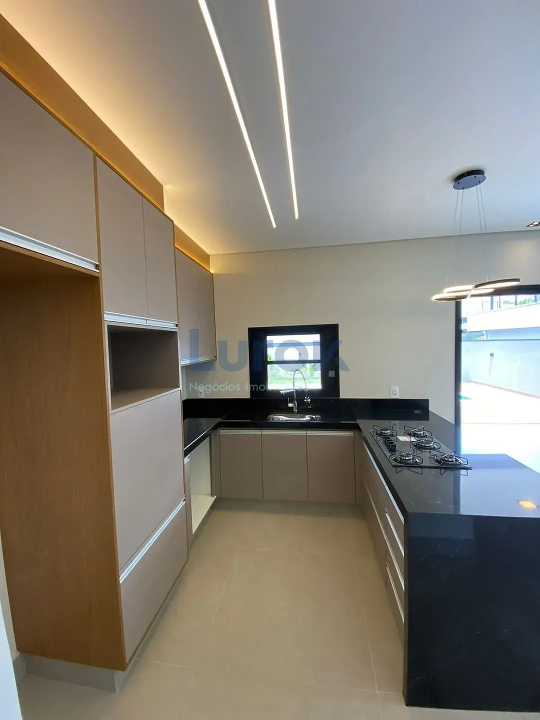 Casa, 3 quartos, 226 m² - Foto 4