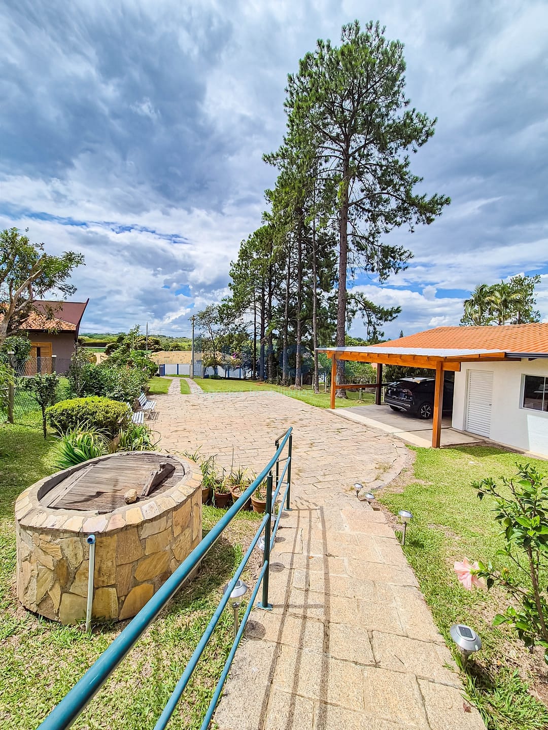 Casa, 4 quartos, 230 m² - Foto 1