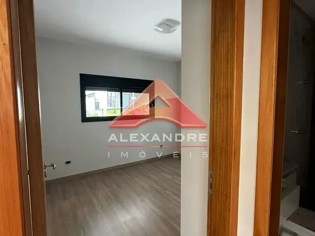 Casa com 250m² 3 quartos e 2 banheiros, à venda, no bairro Lotamento Floresta em São José Dos Campos