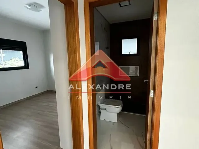 Casa com 250m² 3 quartos e 2 banheiros, à venda, no bairro Lotamento Floresta em São José Dos Campos