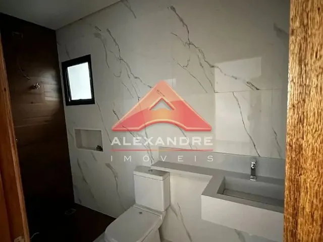 Casa com 250m² 3 quartos e 2 banheiros, à venda, no bairro Lotamento Floresta em São José Dos Campos